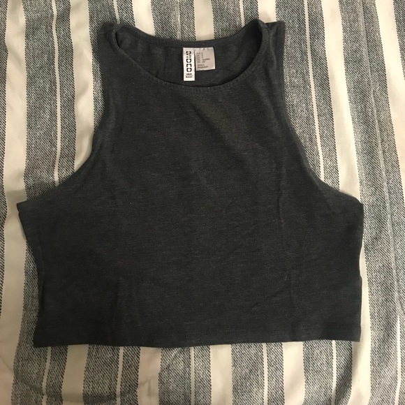 H&M Tops - Gray cropped top